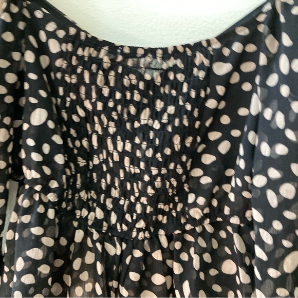 Francesca’s Black and Taupe Polka Dot Sheer Peplum Cropped Top Size Medium. - Picture 2 of 6